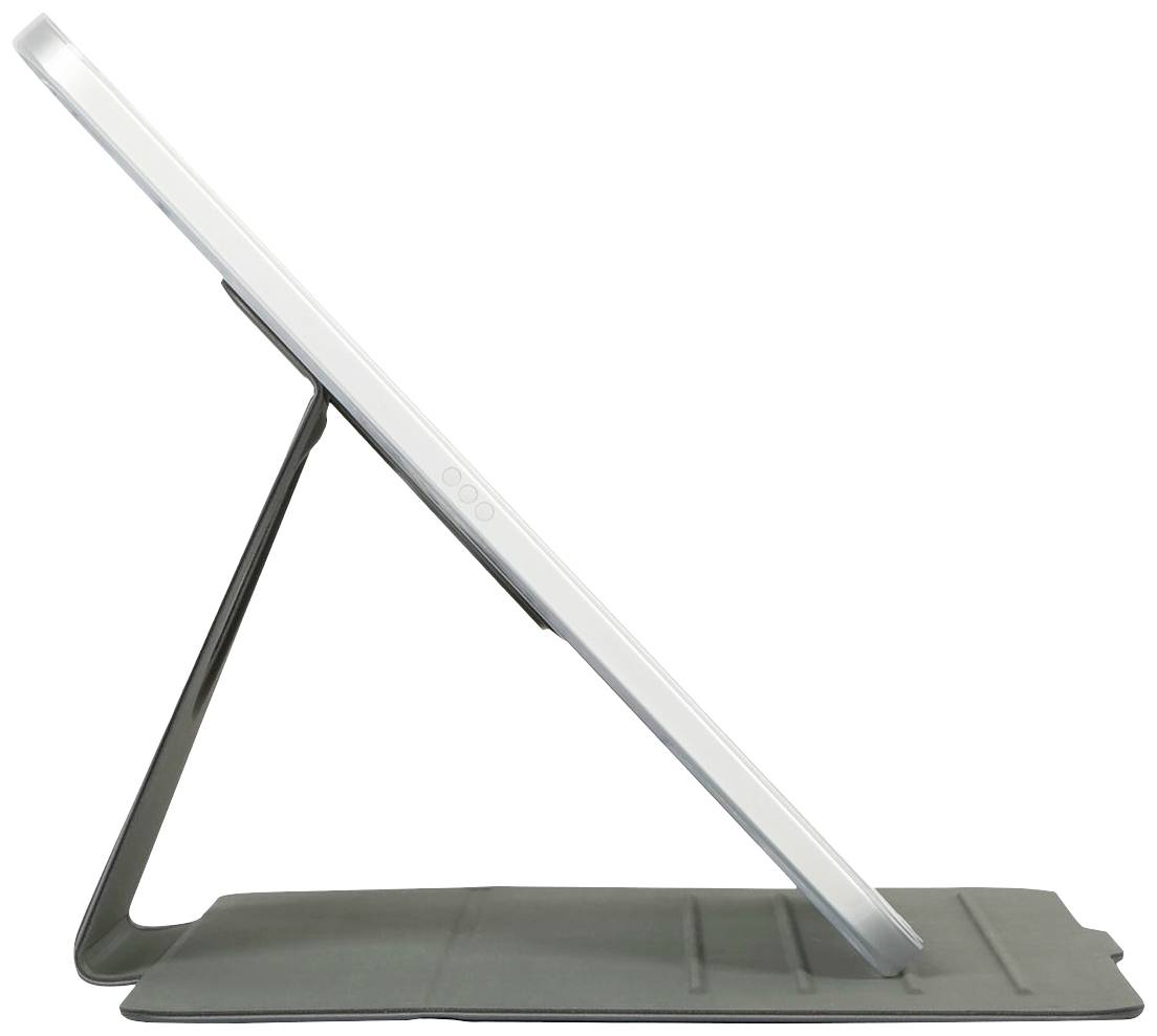 Tablet v horizontálnej orientácii stojí v miernom sklone na tenkej ochrannej obale, ktorá slúži ako stojan.
