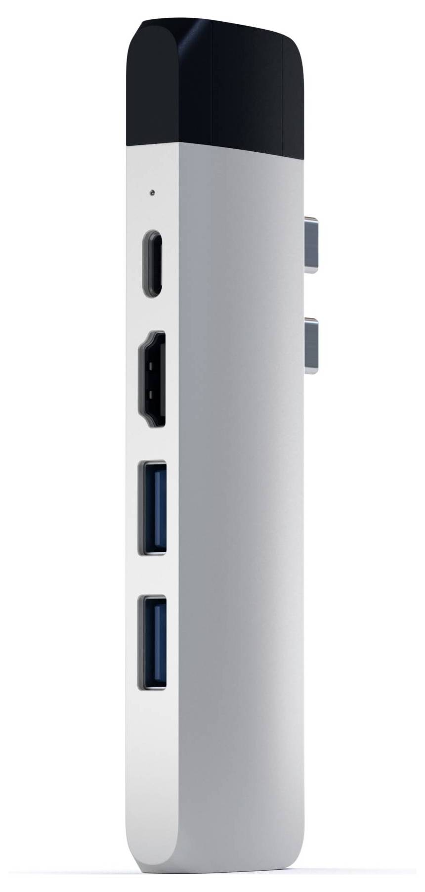 Strieborný USB-C hub s rôznymi portami vrátane dvoch USB portov a HDMI portu, ideálny pre notebooky.