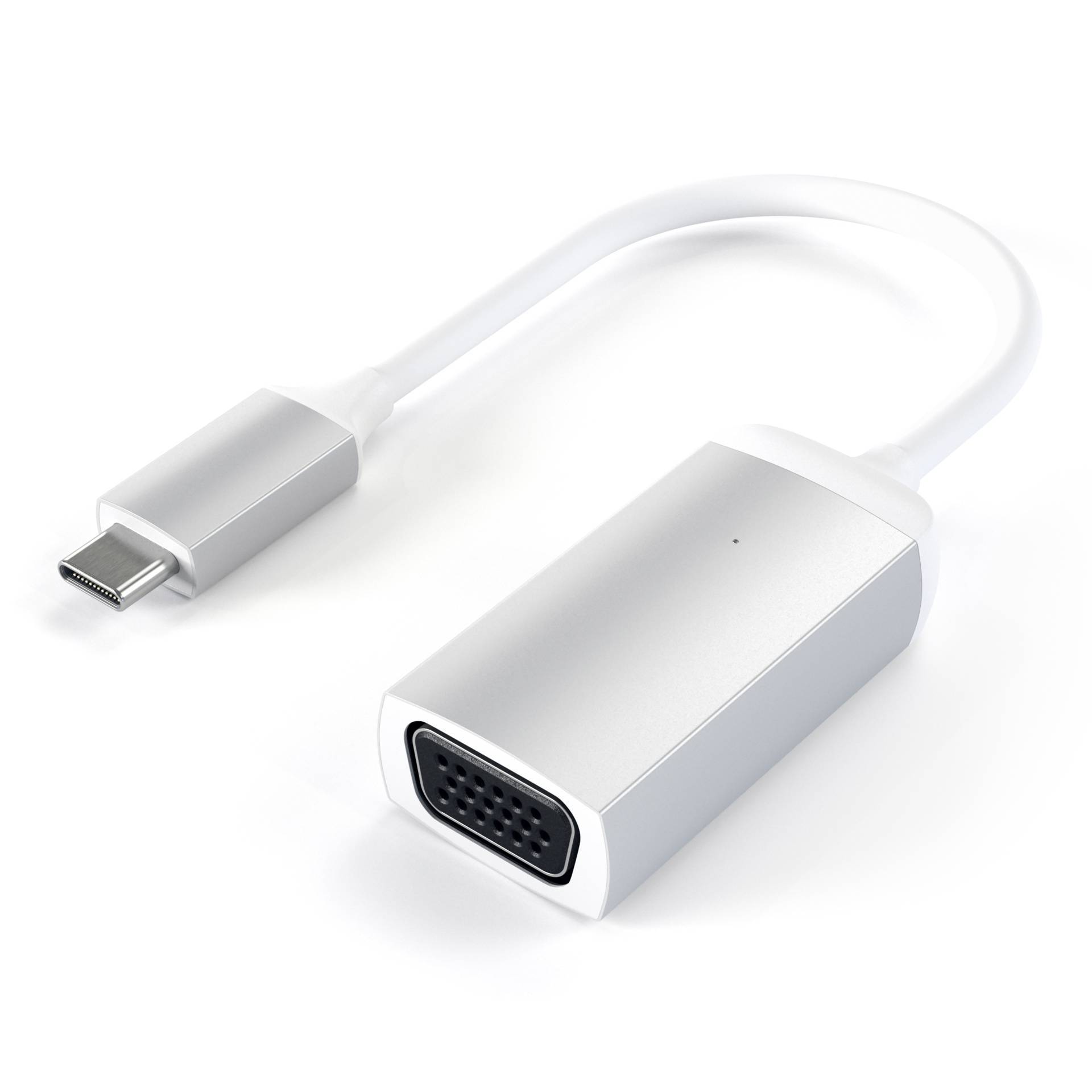 Strieborný USB-C na VGA adaptér s krátkym káblom, používaný na pripojenie starších displejov k moderným zariadeniam.