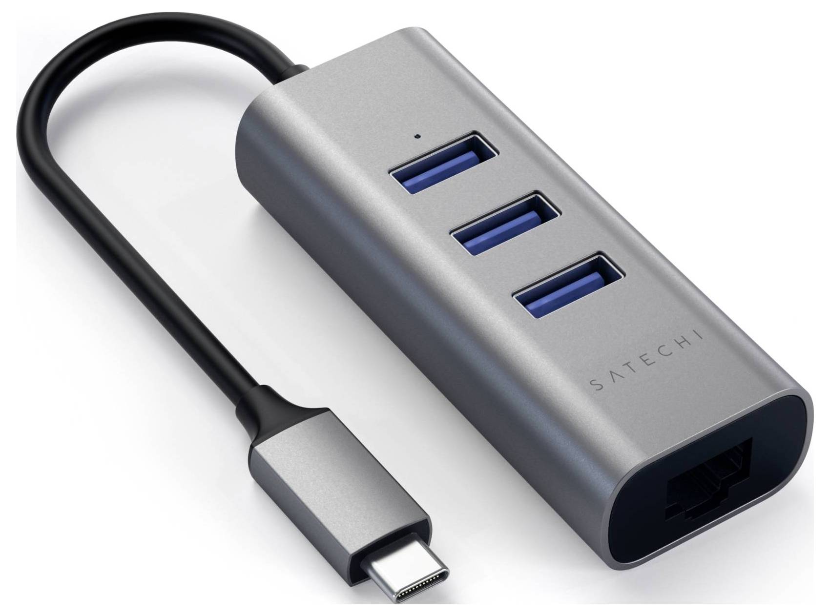 USB-C adaptér s tromi USB portami a ethernetovým portom. Pripojený krátkym káblom pre jednoduché prepojenie zariadení.