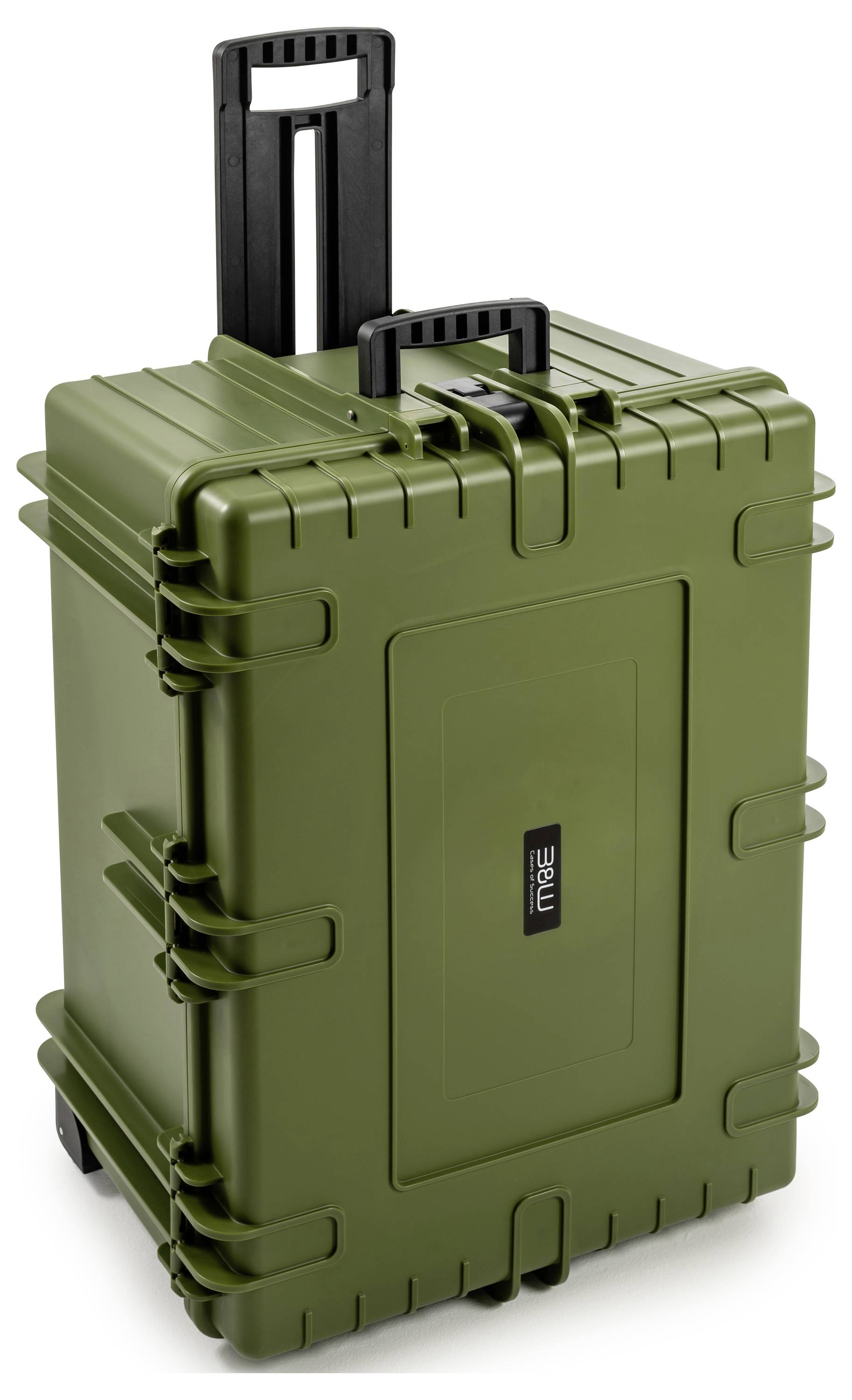 Zobrazuje sa zelený, robustný kufor s kolieskami a teleskopickým držadlom, vhodný na bezpečný transport citlivého vybavenia.