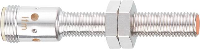 Detailný záber striebornej šesťhrannej skrutky s viditeľným závitom.