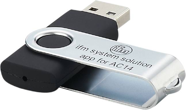 USB kľúč s nápisom 'ifm System solution app for AC14'. Strieborný a čierny dizajn s otočným kovovým úchytom.