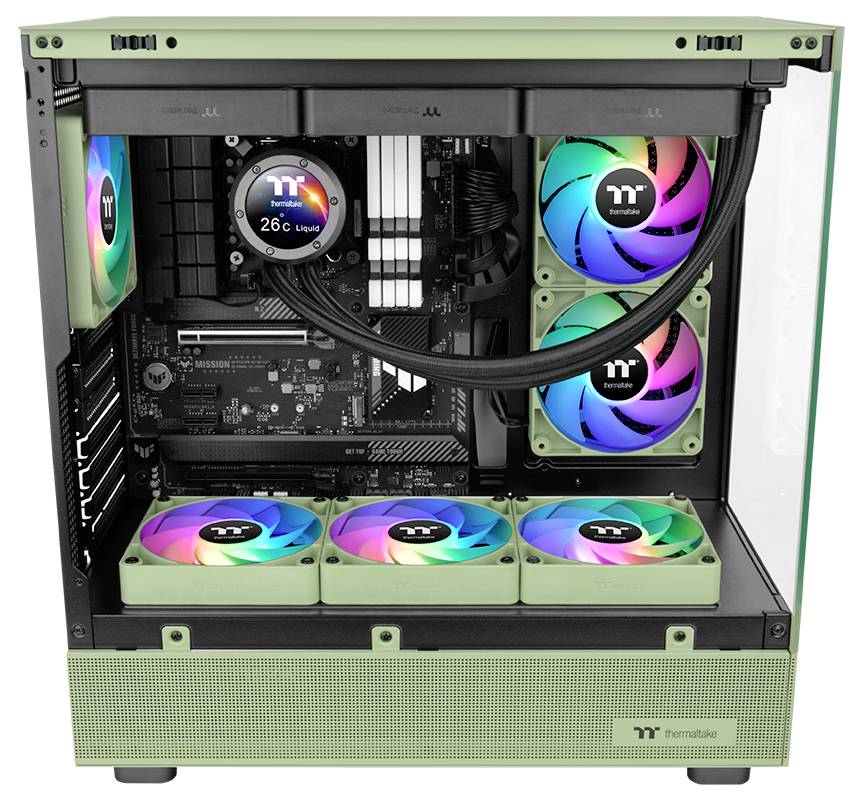 Herný PC case s panelom z kaleného skla na boku, ktorý ukazuje RGB osvetlené ventilátory, systém kvapalného chladenia a starostlivo usporiadané káble vo vnútri.