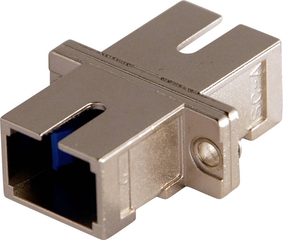 Kovový SC adaptér na prepojenie optických káblov. Zobrazuje zásuvku a obdĺžnikový kovový konštrukčný prvok.
