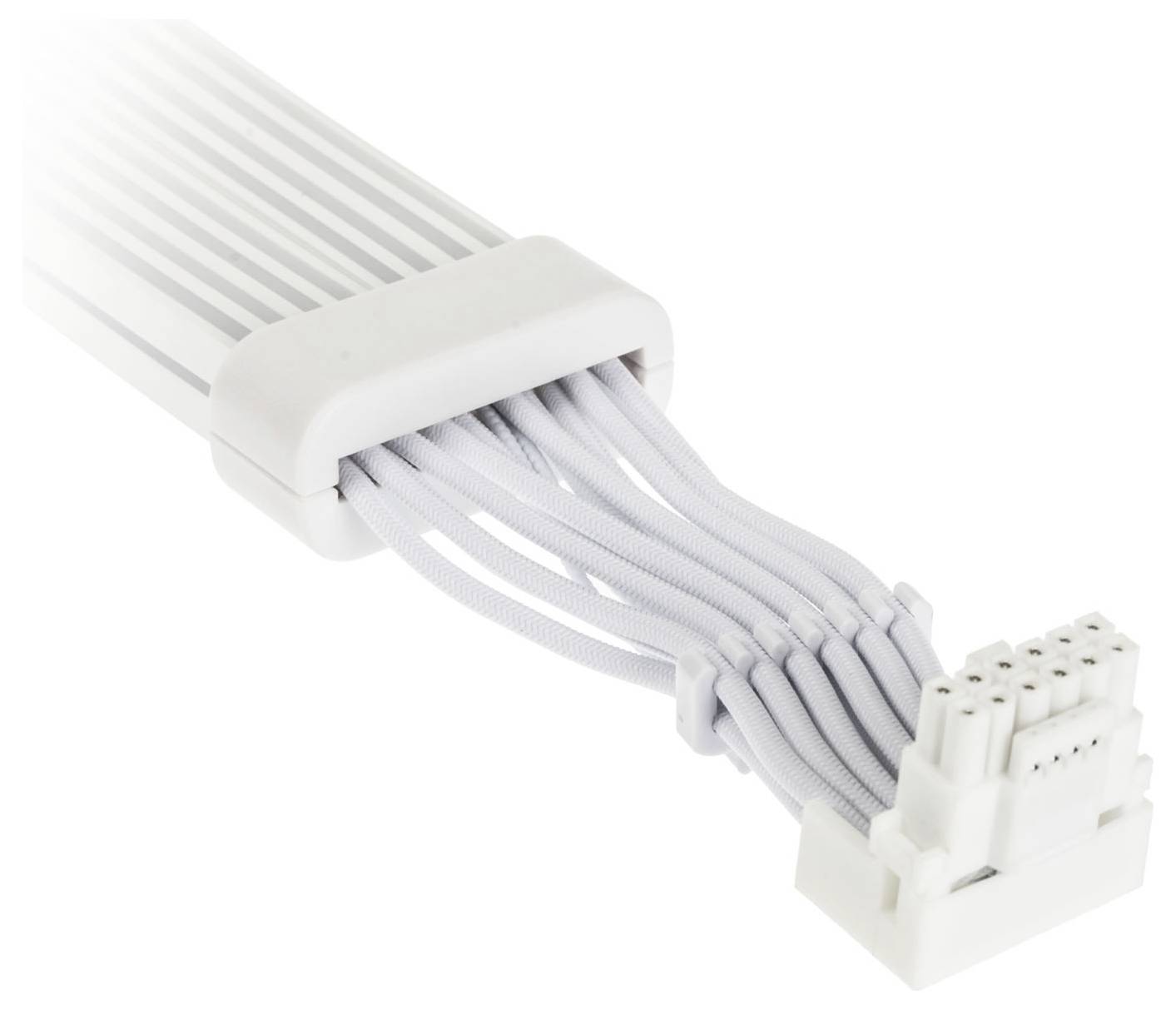 Biely, viacvodičový kábel s obdĺžnikovým konektorom na konci, ktorý sa používa na elektrické prepojenia.