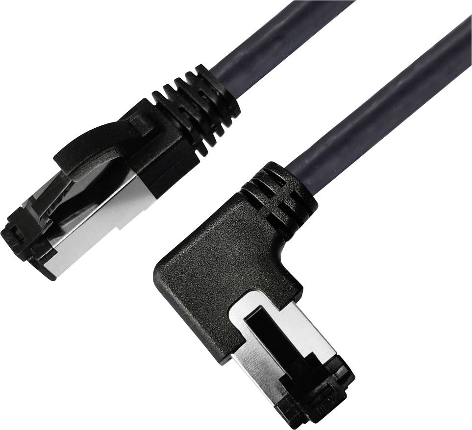 Čiernobiely ethernetový kábel s dvoma RJ45 konektormi, jeden z nich má pravouhlý uhol, umiestnený na bielom pozadí.