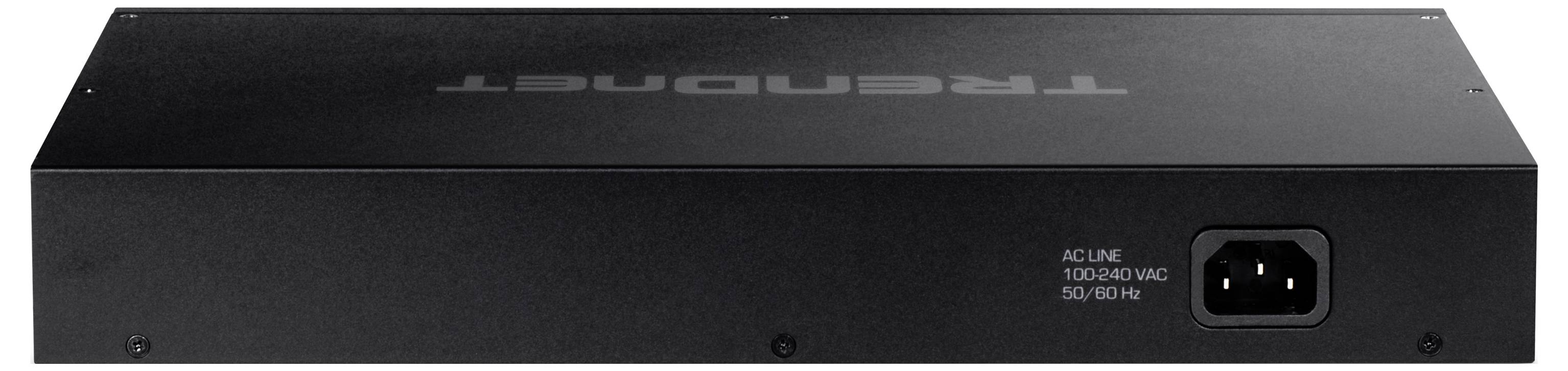 Čierna zadná strana sieťového zariadenia s napájacím konektorom na pravej strane, názov značky vytlačený v hornej časti.