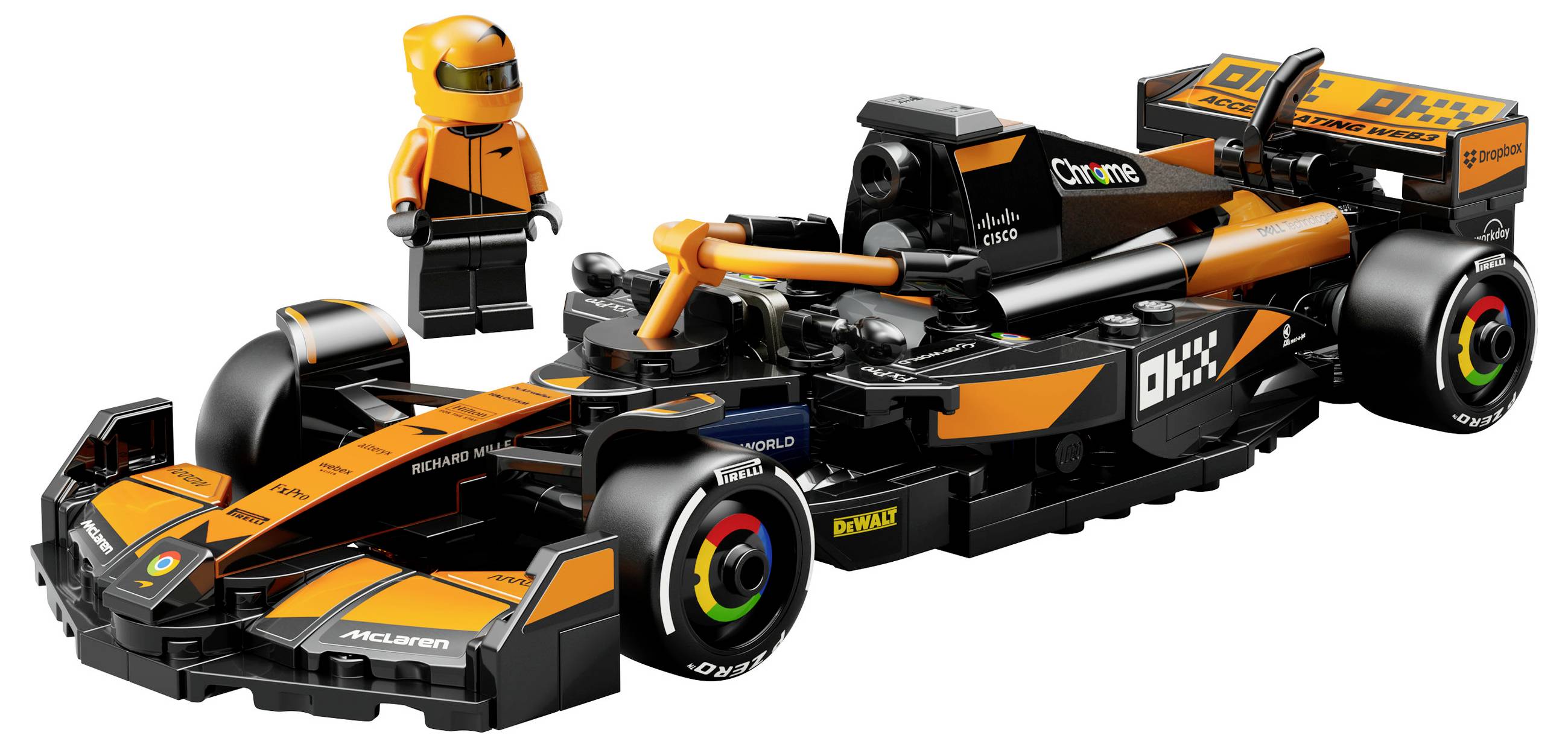 Detailne verné LEGO modelo oranžovo-čierneho pretekárskeho auta s figúrkou vodiča.