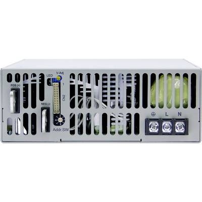 Zadná strana elektronického zariadenia s vetracími otvormi, LED displejom, otočným regulátorom na nastavenie napätia a prípojkami pre napájanie.