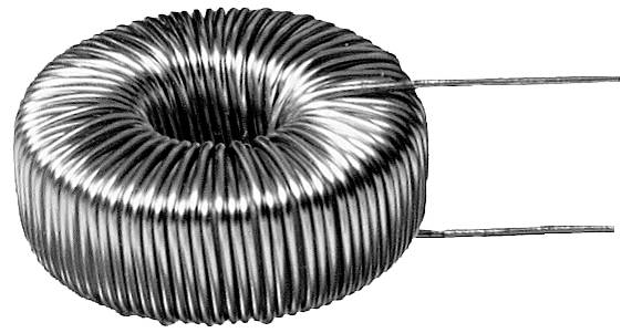 Toroidný induktor s mnohými rovnomerne navinutými kovovými slučkami, typicky používaný v elektronických obvodoch.