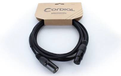 Čierne XLR káble v balení s nápisom 'Cordial elements', vhodné pre profesionálne audio aplikácie.