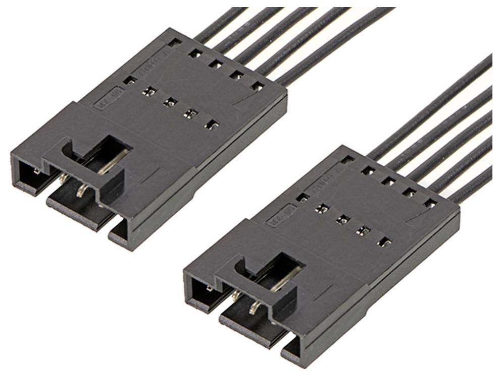 'Dva čierne konektory s piatimi vodičmi, vhodné pre elektronické obvody alebo prepojenia zariadení.'