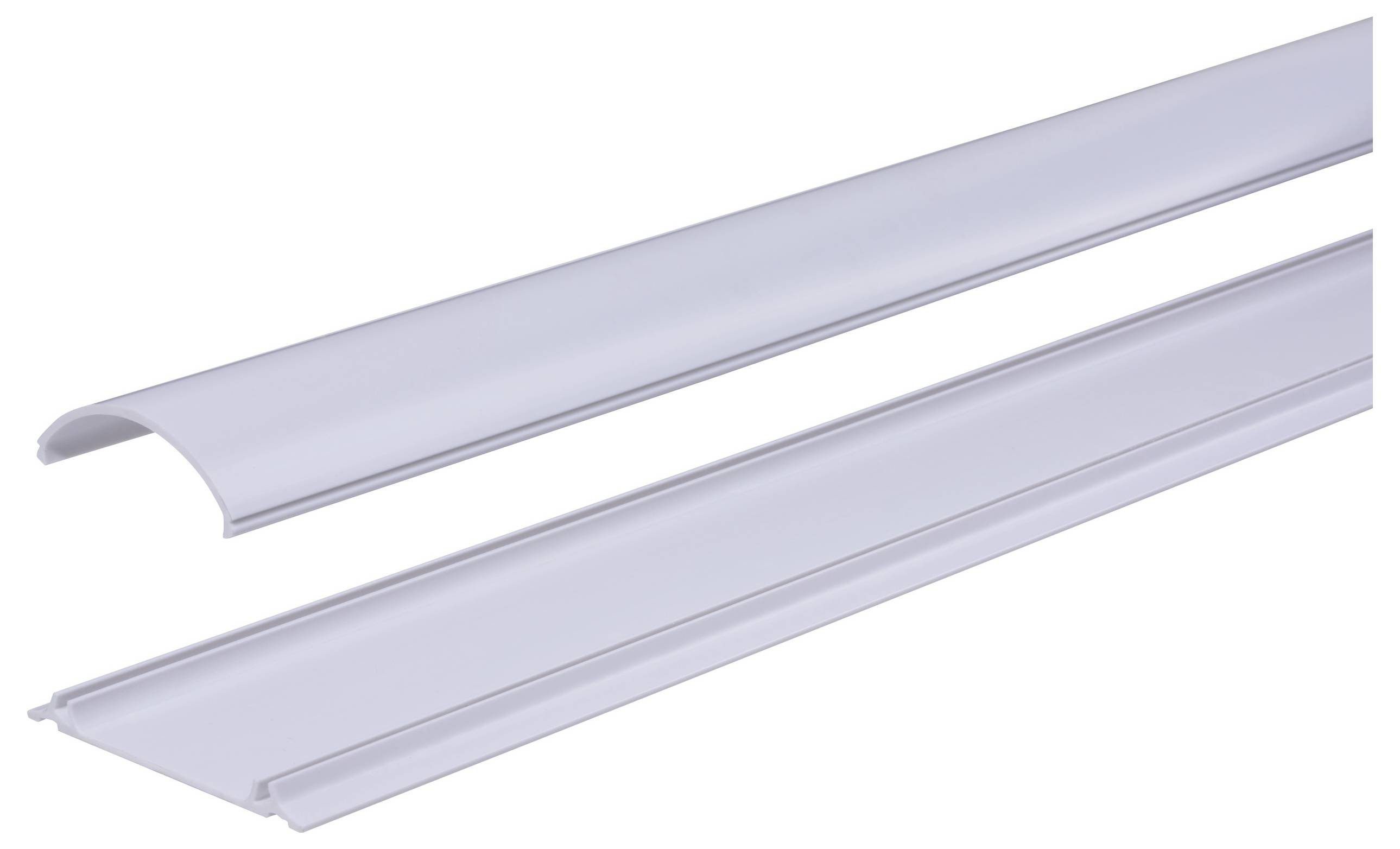 Dva biele káblové kanály, jeden zaoblený a jeden plochý, na poriadnu organizáciu káblov.