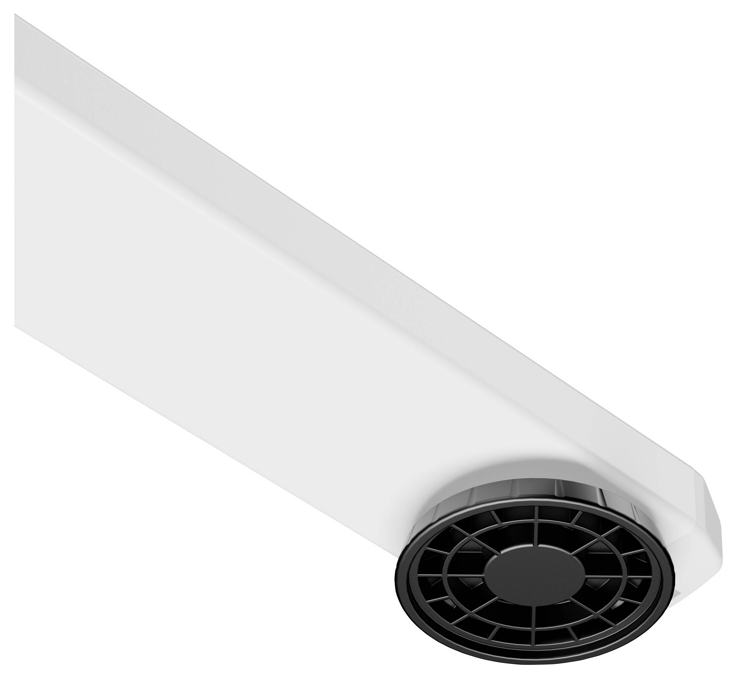Biele ventilačné potrubie s okrúhlou čiernou mriežkou na konci. Je diagonálne orientované a výrazne sa odlišuje od neutrálneho pozadia.