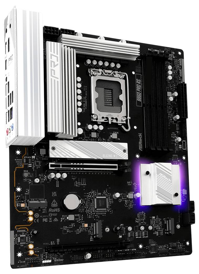 Počítačová základná doska s rôznymi slotmi a komponentmi, vrátane RAM a CPU socketu, navrhnutá pre zostavovanie alebo modernizáciu PC.