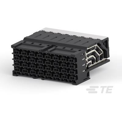 Elektrický konektor s čiernym plastovým krytom, viacero kontaktov, značka TE v pravom dolnom rohu.