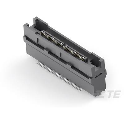 Sivý elektronický kryt konektora s viacerými zlatými kontaktnými pinmi, ktorý sa používa na prenos dát.
