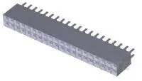 Sivý elektronický komponent s viacerými kovovými kolíkmi, ktorý sa javí ako typ integrovaného obvodu.
