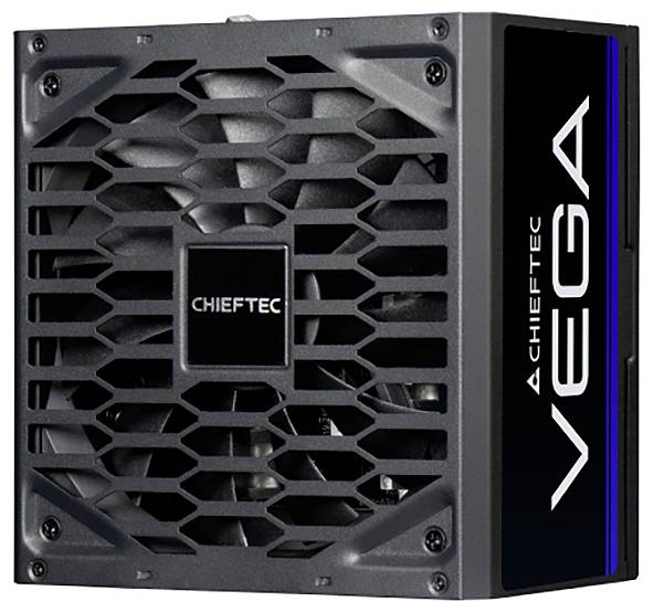 Sieťový zdroj 'Chieftec Vega', čierna skrinka, vetracie mriežky vpredu, viditeľné firemné logo, modré logo na boku, počítačový komponent.