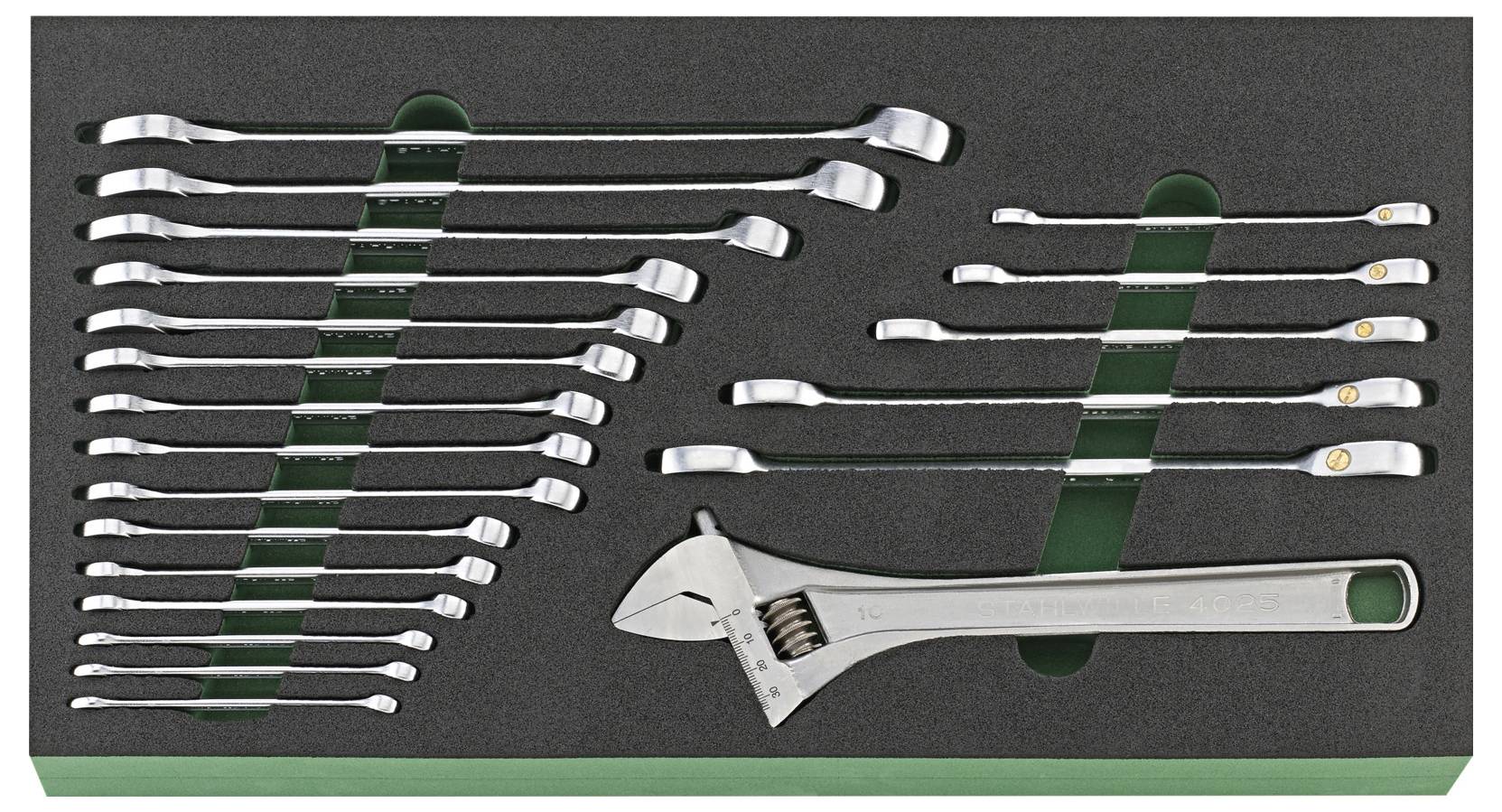 Sada náradia vo vstavanej penovej vložke s plochými kľúčmi a nastaviteľným kľúčom, úhľadne usporiadaná.