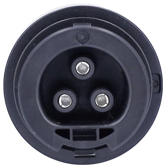 Detailný záber elektrického konektora s tromi pinmi, vhodného pre priemyselné aplikácie na prenos elektrického prúdu.
