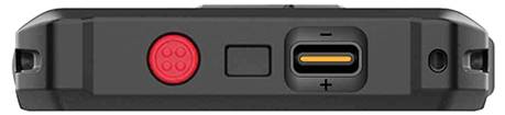 Čierne elektronické zariadenie s červeným tlačidlom a USB-C portom, pohľad spredu.