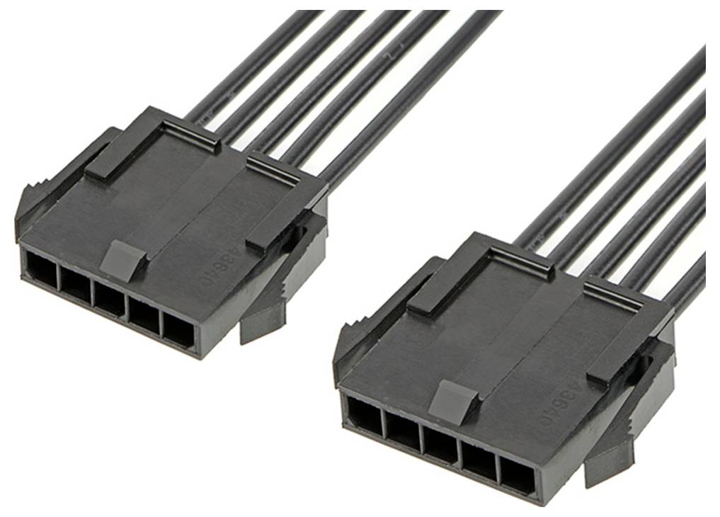 Dva čierne elektrické konektory, každý so štyrmi zásuvkami a štyrmi káblami. Sú umiestnené vedľa seba a sú identické.