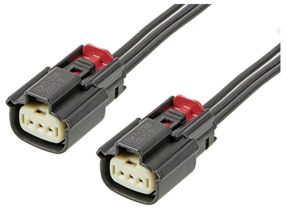 Čierno-červené elektrické konektory s tromi kolíkmi, každý pripevnený na konci kábla.