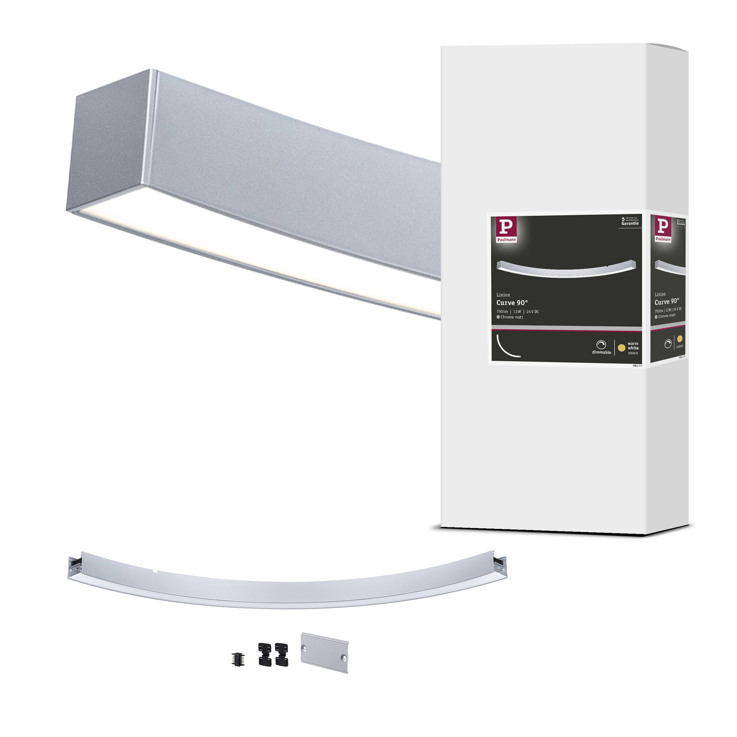 Strieborná zakrivená stropná lampa značky 'Project Source' vedľa obalu. Zobrazuje montážny materiál a dizajnové detaily.