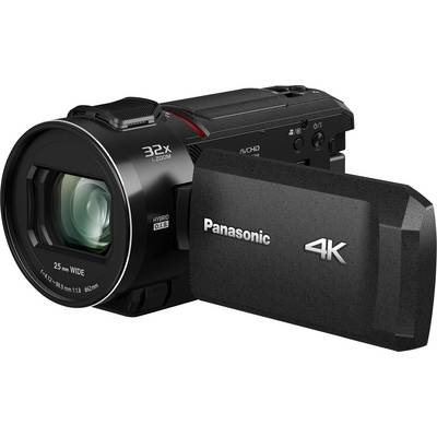 Čierna 4K videokamera značky Panasonic s vyklopiteľným displejom a 32-násobným zoomovým objektívom.