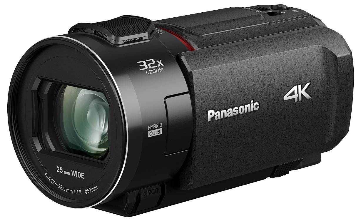 Čierny 4K kamkordér s 32-násobným zoomom, viditeľným názvom značky. Zariadenie má kompaktný, ergonomický tvar.