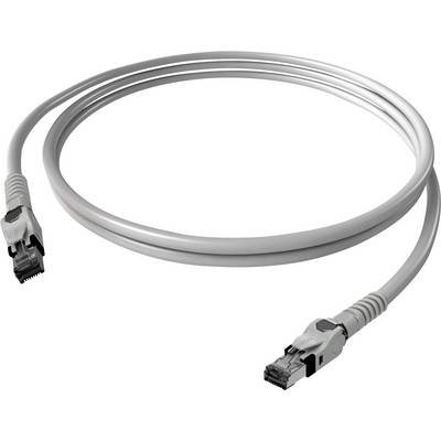 Biely sieťový kábel s dvoma RJ-45 konektormi, pripravený na pripojenie zariadení pre prístup na internet alebo sieťovú komunikáciu.