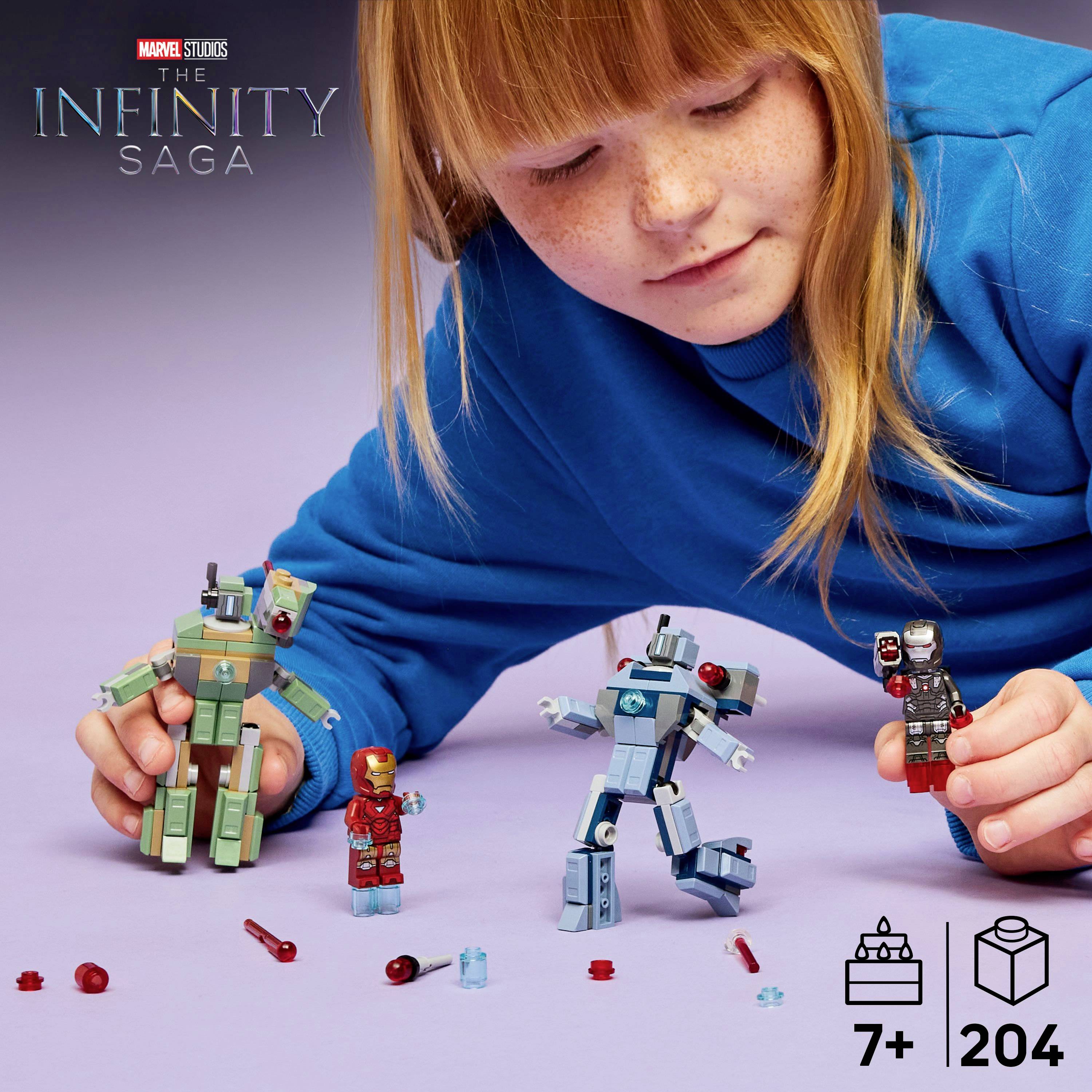 Dieťa sa hrá s figúrkami a samotnými setmi LEGO z Marvel Studios Infinity Ságy, ktoré sú vhodné pre deti od 7 rokov a obsahujú rôzne postavy.