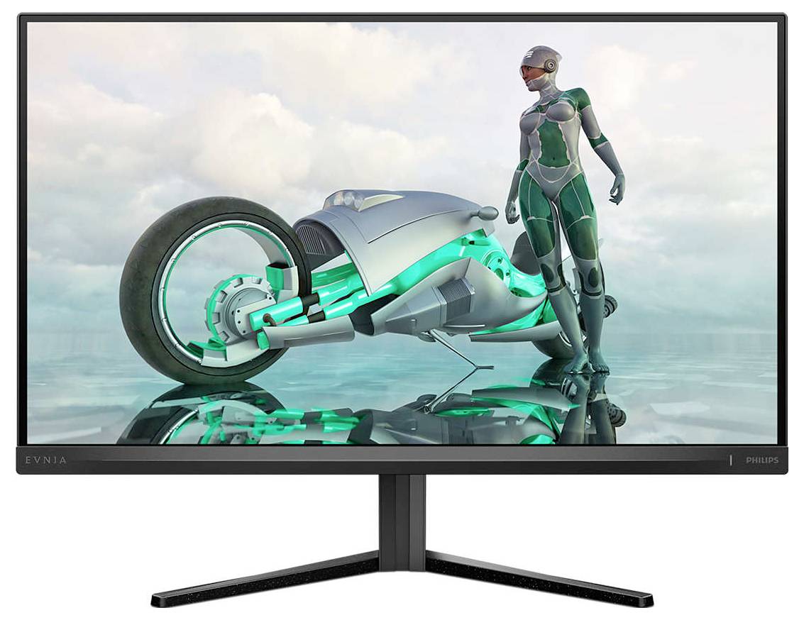 Futuristická žena v sci-fi obleku stojí vedľa štylizovaného motocykla pod zamračenou oblohou na zrkadlovej ploche.