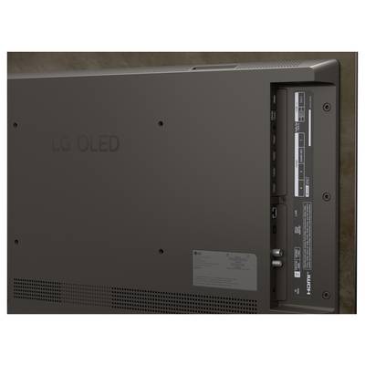 Pohľad zozadu na televízor LG OLED, ktorý zobrazuje panel so vstupnými portmi HDMI a ďalšími možnosťami pripojenia na pravej strane.