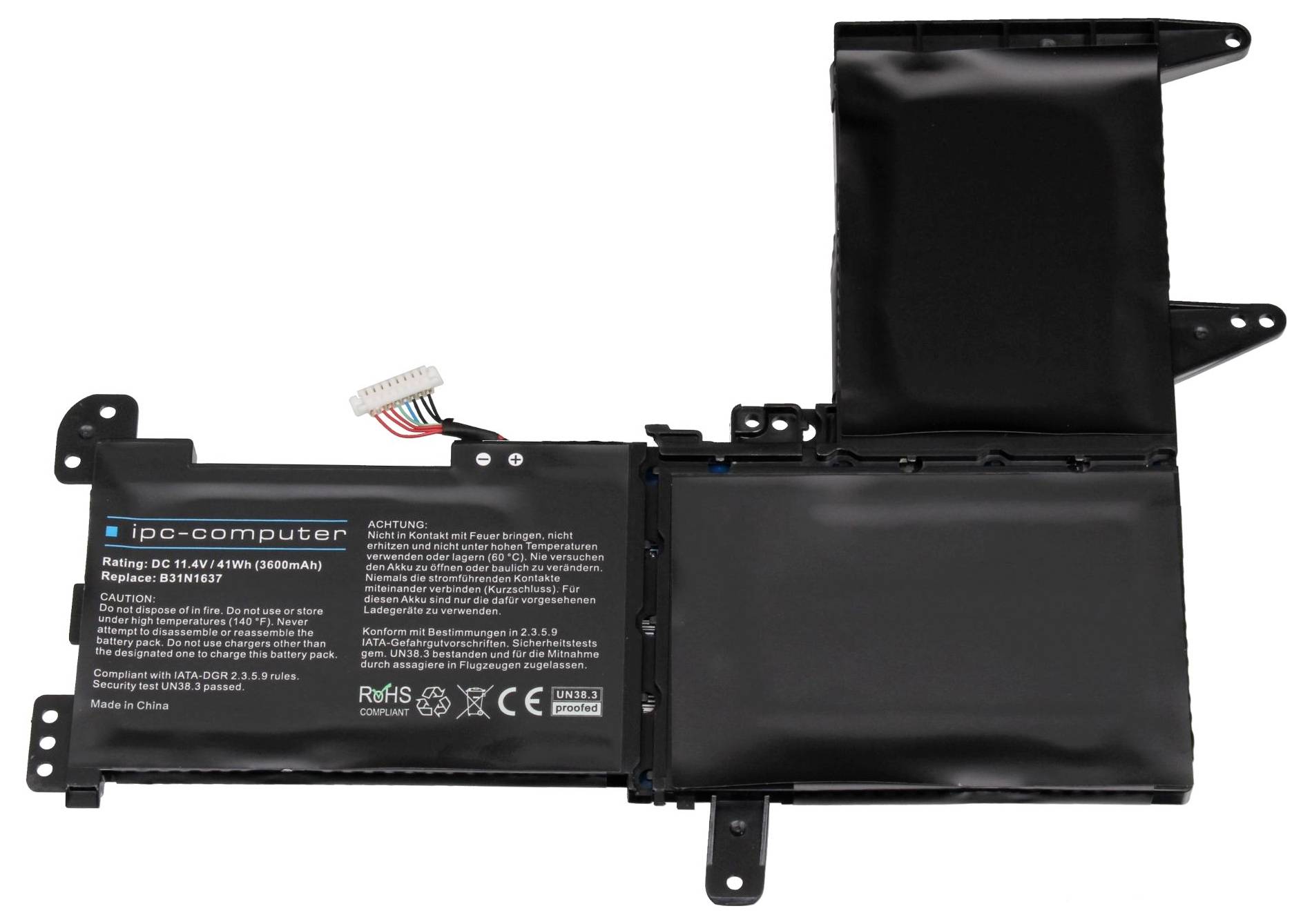 Notebook batéria s pripájacím káblom. Potlač udáva technické špecifikácie a bezpečnostné upozornenia. 11,4 V, 3960 mAh, 45 Wh.