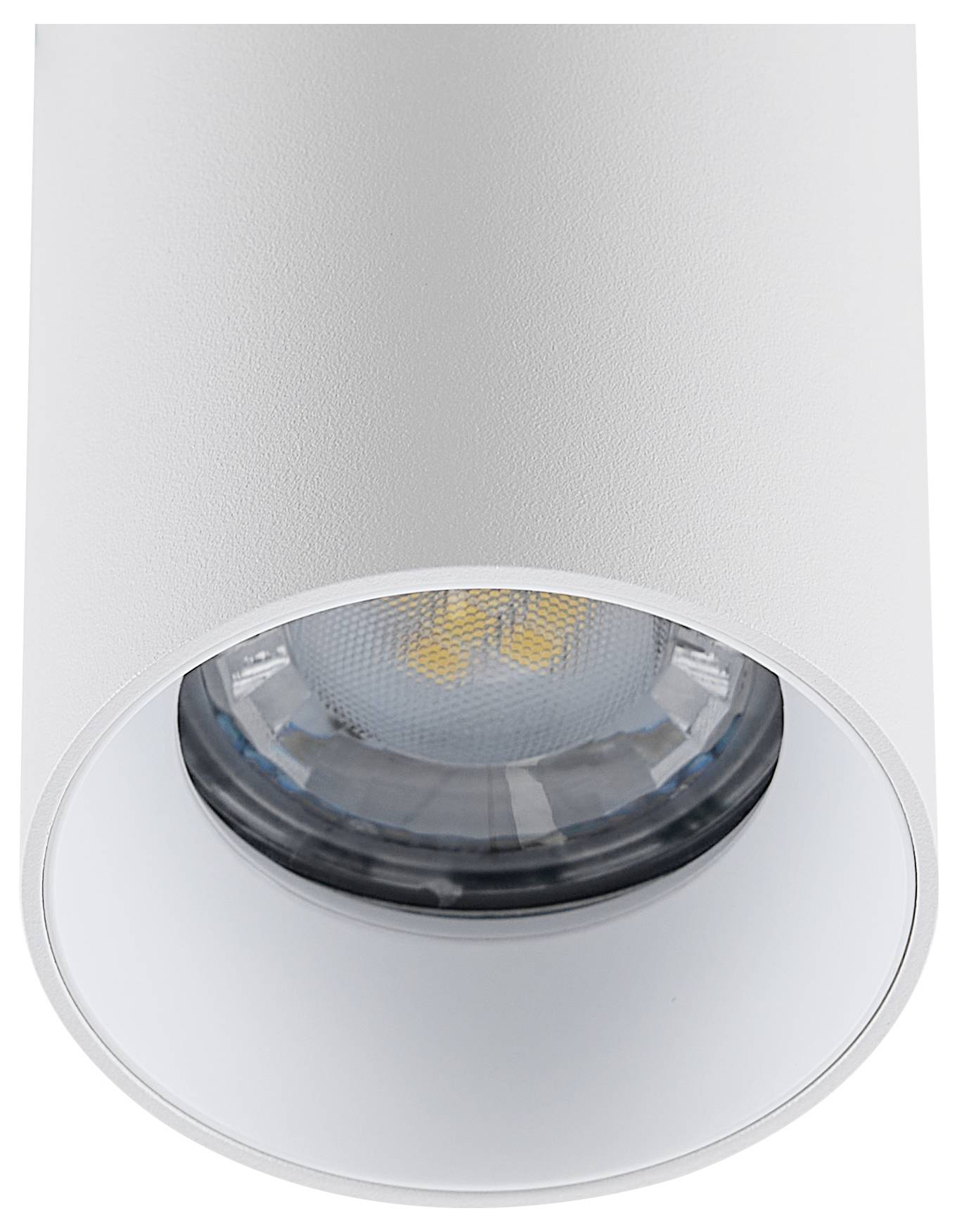 Valcovité biele stropné svietidlo so viditeľnou žiarovkou uprostred. Moderný dizajn, vhodný do interiérov.