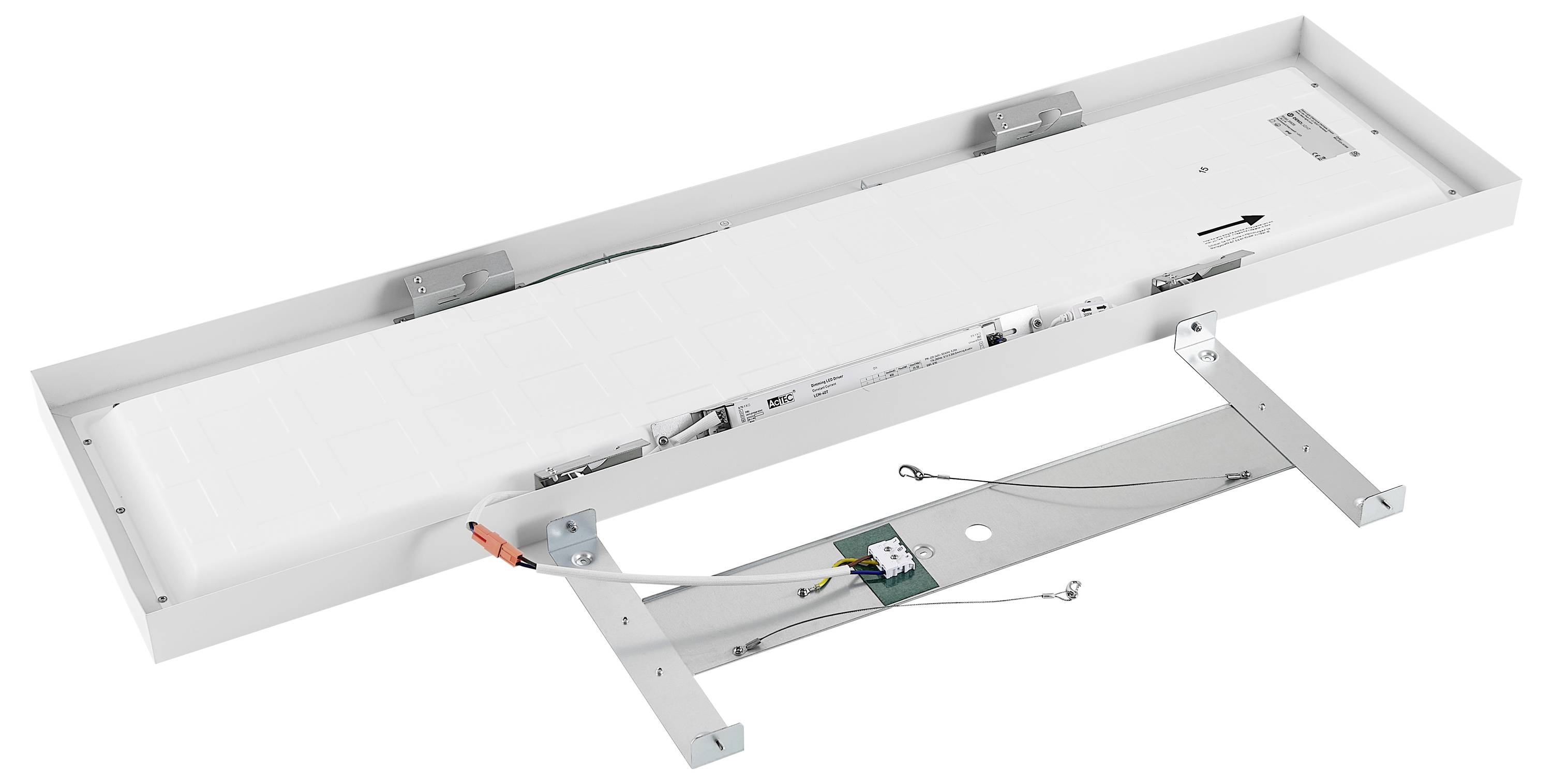 Biela, obdĺžniková LED stropná lampa s kovovým rámom a viditeľnými montážnymi prvkami na bielom pozadí.