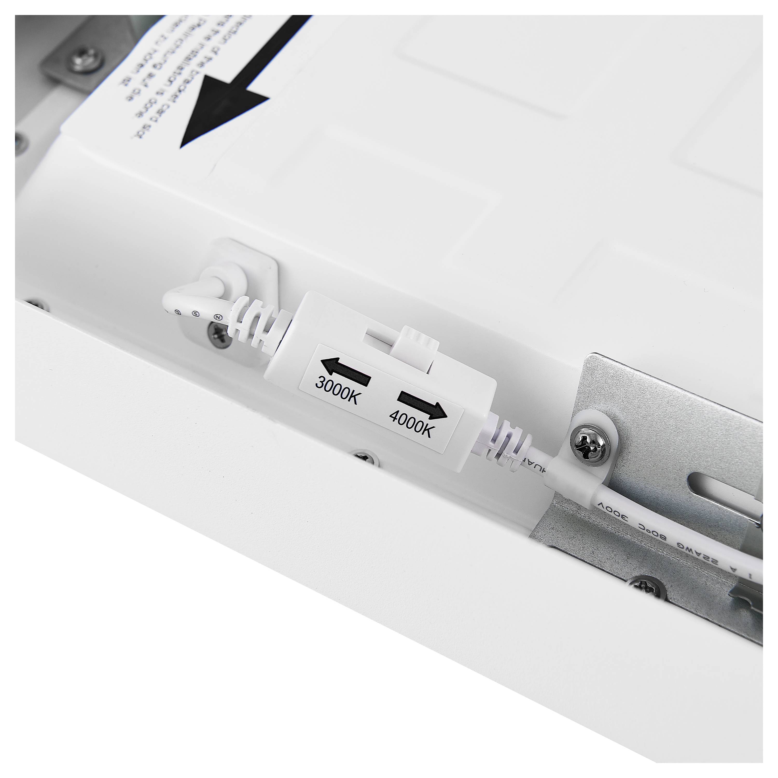 Vypínač svetla s nastaviteľnými možnosťami farebnej teploty: '3000K' a '4000K'. Šípky ukazujú smer výberu.