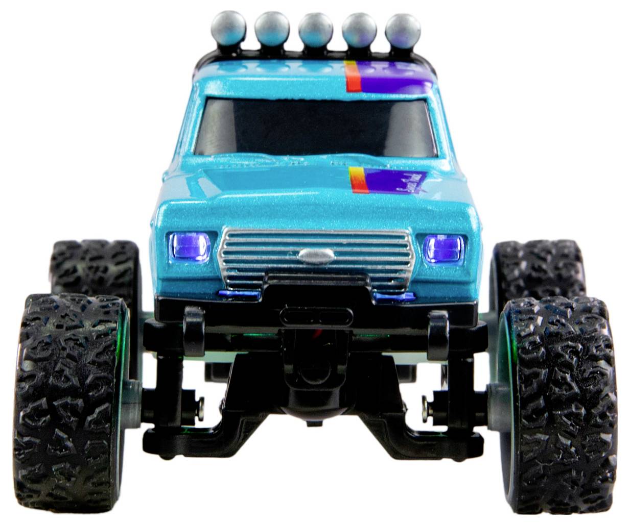 Modrý hračkársky monster truck s veľkými štruktúrovanými pneumatikami a farebnými akcentmi na kapote, zobrazený spredu.