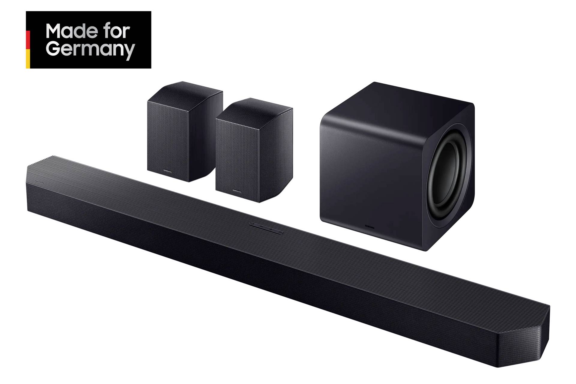 Zvukový systém so soundbarom, subwooferom a dvoma reproduktormi. V rohu je logo: 'Made for Germany'.