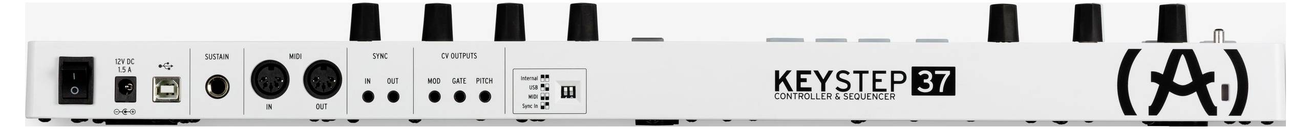 Zadná strana MIDI kontroléra s pripojeniami pre napájanie, USB, MIDI in/out a sustain; Označená: 'KeyStep 37'.