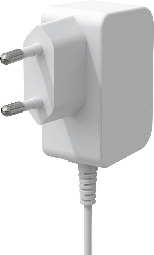 Biely elektrický adaptér so štyrmi kovovými hrotmi a pripojeným káblom, ktorý sa bežne používa na pripojenie elektronických zariadení do elektrickej zásuvky.