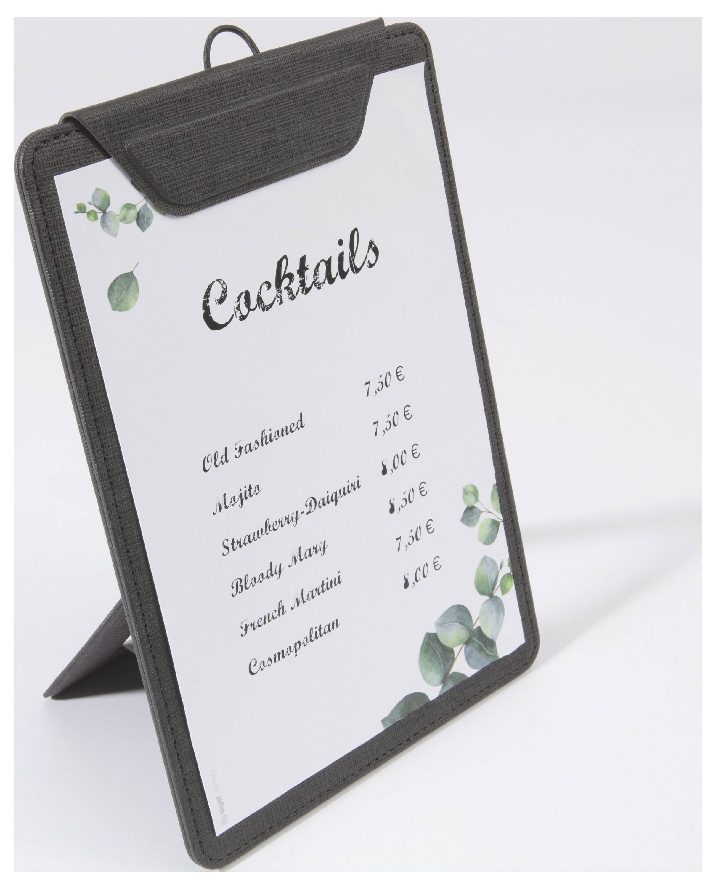 Stolný menu s názvom "Koktaily" obsahuje zoznam niekoľkých nápojov s cenami v eurách, vrátane Old fashioned, Mojita, Jahodobového daiquiri, Bloody mary, French martini a Cosmopolitanu.