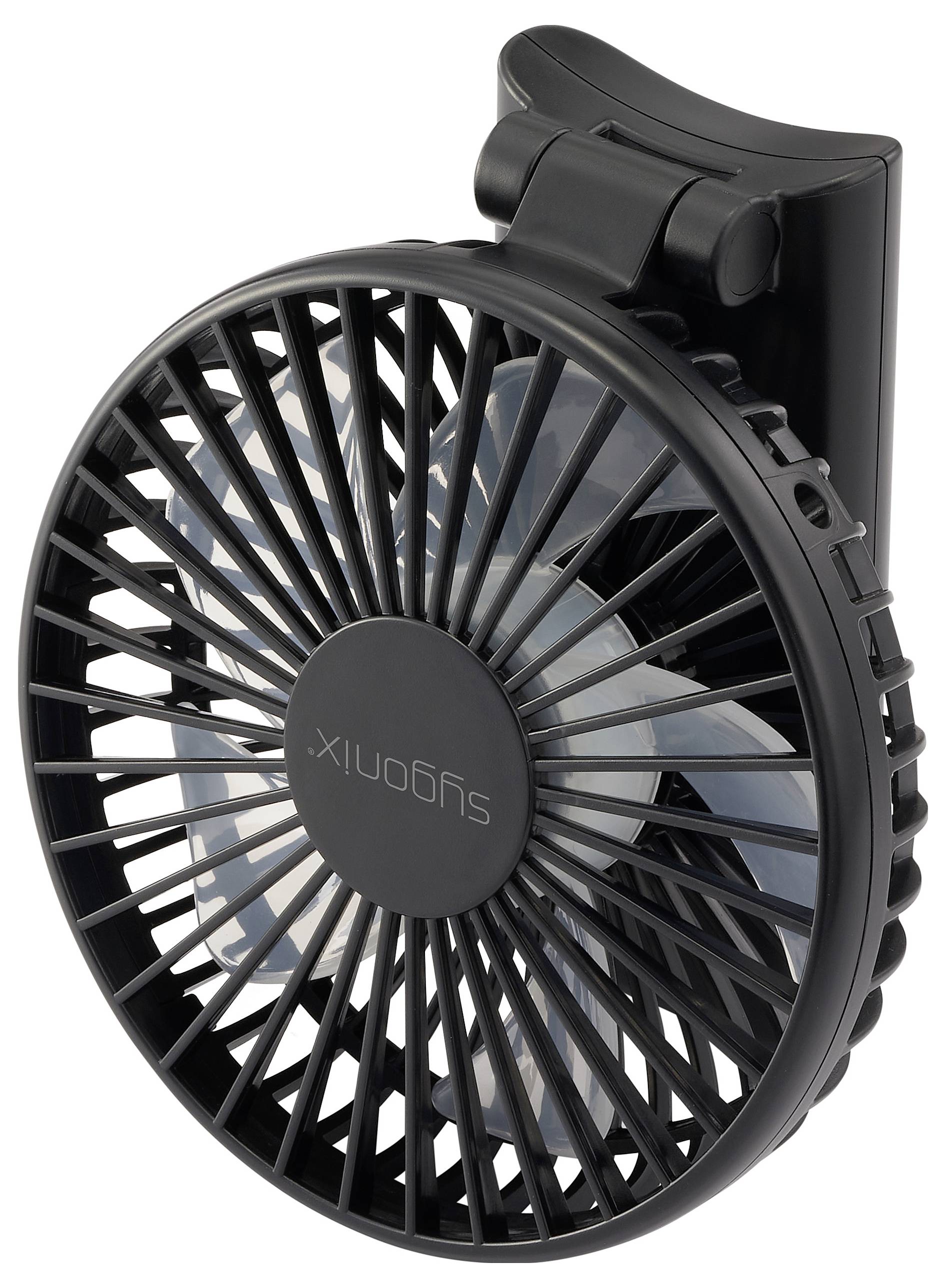 Prenosný čierny ventilátor s klipovou úchytkou, navrhnutý na pripevnenie k rôznym povrchom, s kruhovým krytom a viditeľnými lopatkami ventilátora.