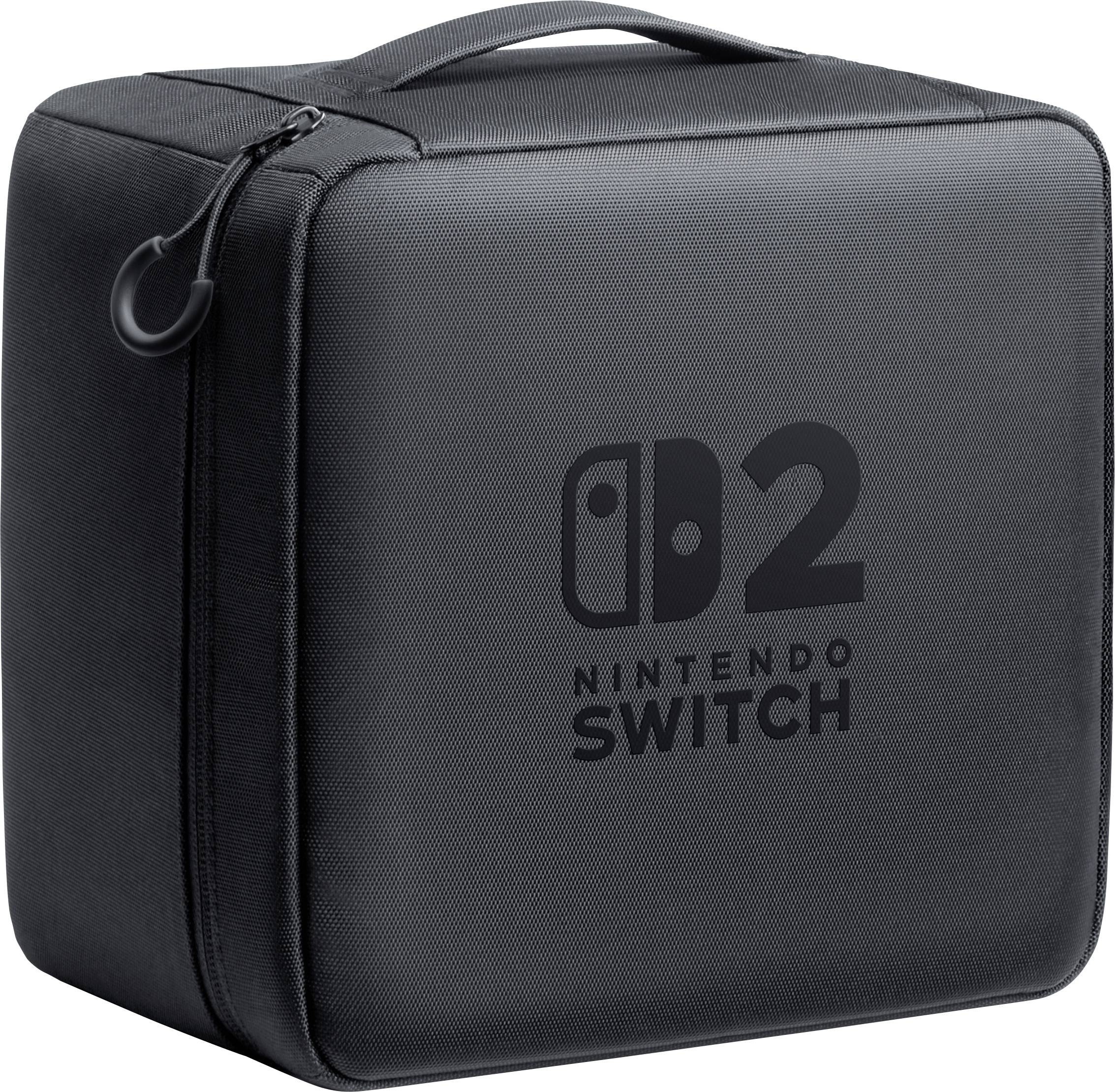 Čierny, krabicovitý prepravný obal s rukoväťou, potlačený logom 'Nintendo Switch'. Vhodný na uchovávanie a prenášanie hernej konzoly.