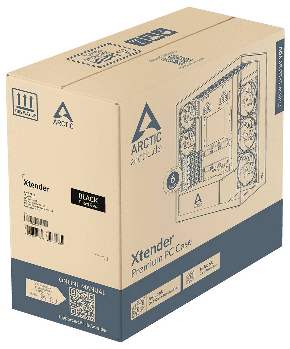 'ARCTIC Xtender' prémiový PC kryt v škatuli zobrazujúci obrázok produktu, funkcie a špecifikácie. Obsahuje šesť ventilátorov. Farba: Čierne tónované sklo.