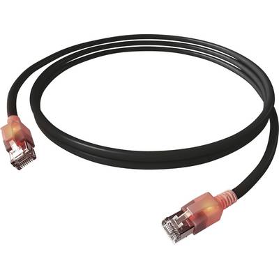 Čierny ethernetový kábel s dvomi oranžovo svietiacimi konektormi na každom konci, ktorý sa používa na sieťové pripojenia.
