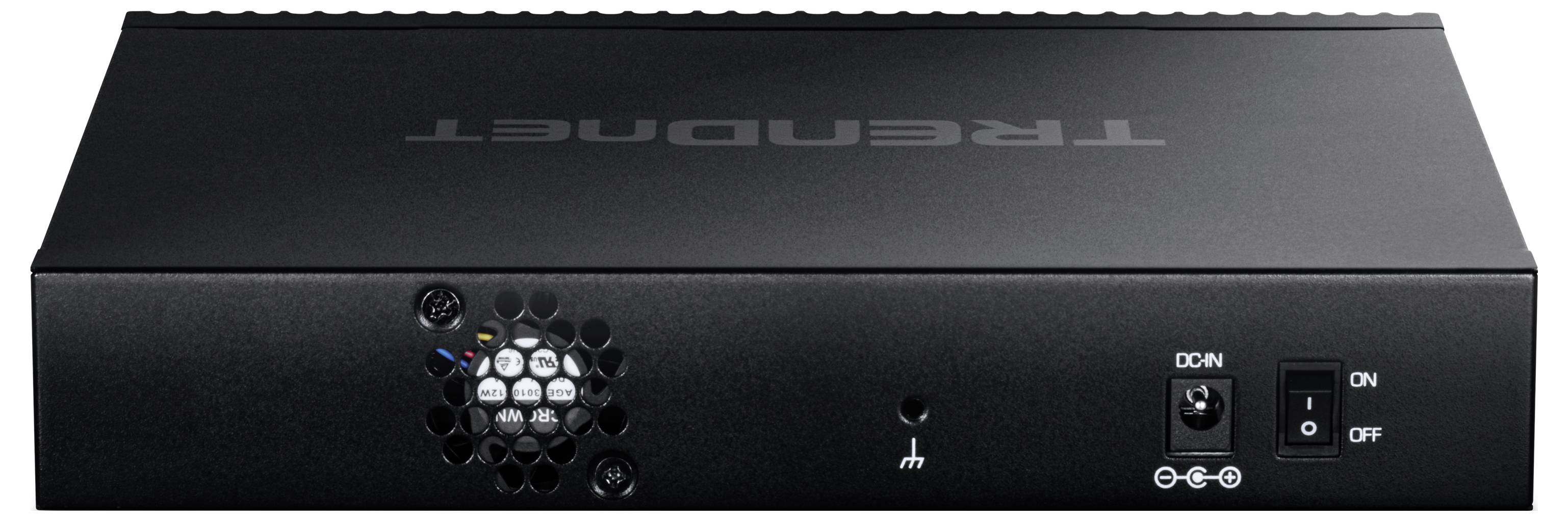 Obrázok zobrazuje zadnú stranu elektronického zariadenia značky TRENDnet so vetracou mriežkou, DC-IN portom a vypínačom.